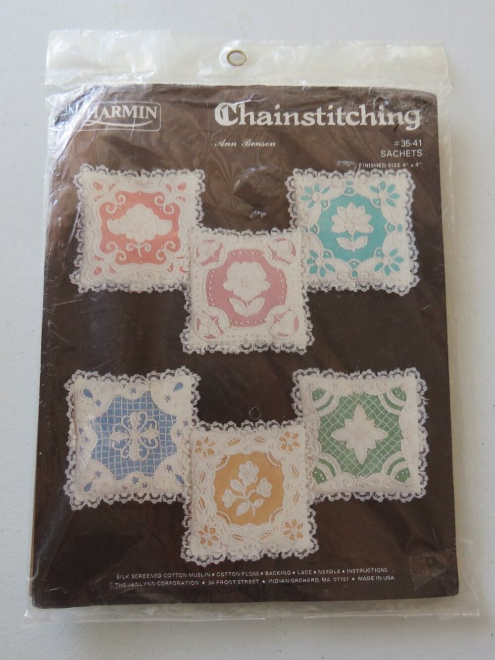SACHETS Charmin Ann Benson Vintage Embroidery Chainstitch Kit 35-41